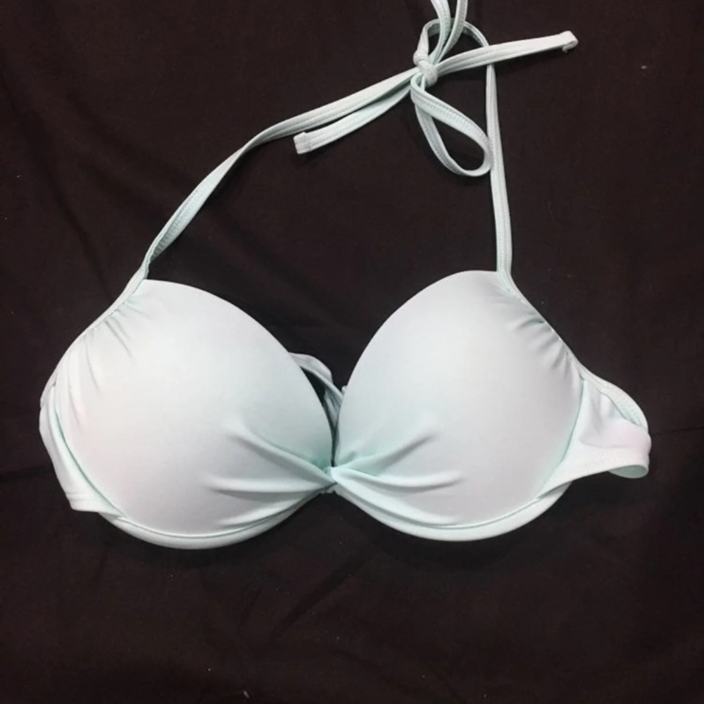 Bikini - Picture 4 of 5
